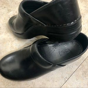 Dansko Black Leather Nursing Clogs Shoes